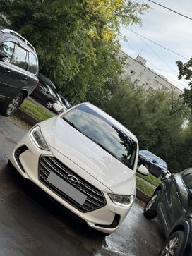 Hyundai Elantra, 2018 г., Москва