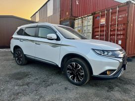 Mitsubishi Outlander, 2020 г., Владивосток