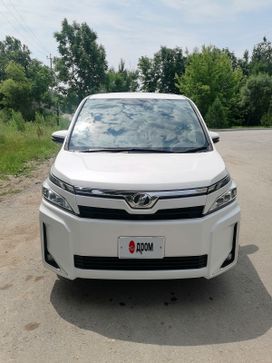 Toyota Voxy, 2017 г., Хабаровск
