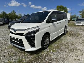 Toyota Voxy, 2019 г., Владивосток