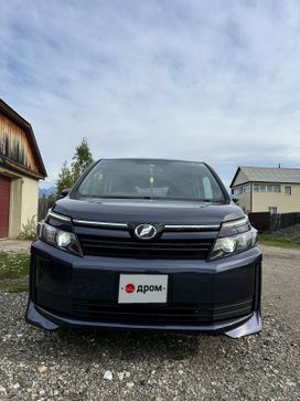 Toyota Voxy, 2017 г., Иркутск