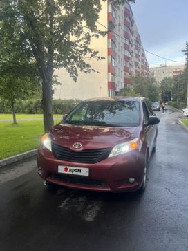 Toyota Sienna, 2010 г., Москва