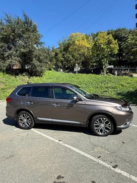 Mitsubishi Outlander, 2017 г., Владивосток