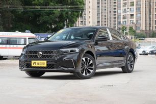 Volkswagen Passat, 2023 г., Владивосток