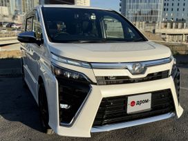 Toyota Voxy, 2019 г., Владивосток