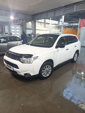 Mitsubishi Outlander, 2014 г., Челябинск