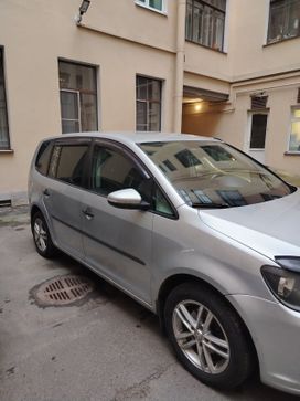 Volkswagen Touran, 2010 г., Санкт-Петербург