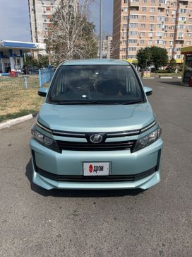 Toyota Voxy, 2016 г., Краснодар